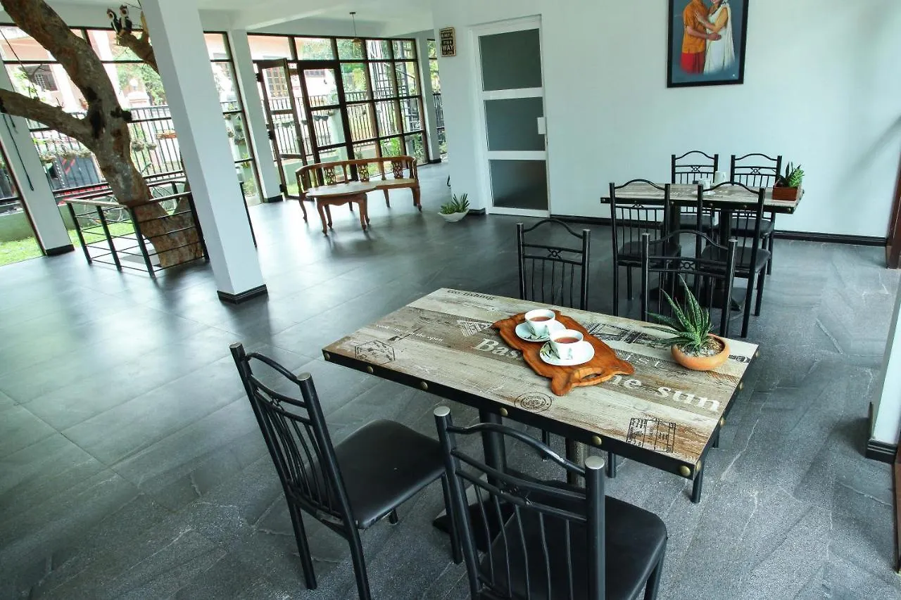 Πανσιόν Amanzi Residence Κάντι
